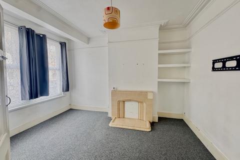 3 bedroom house to rent, Henniker Gardens, London, E6