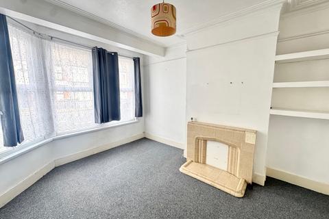 3 bedroom house to rent, Henniker Gardens, London, E6