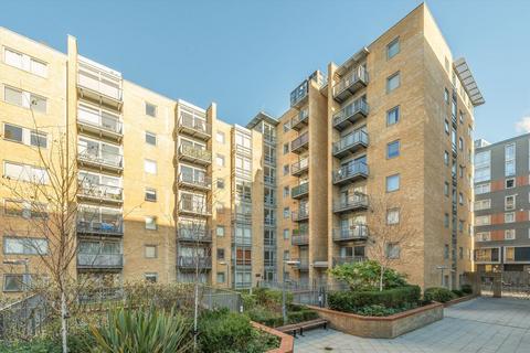 2 bedroom flat for sale, Cassilis Road, London E14