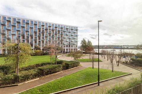 1 bedroom flat to rent - Royal Crest Avenue, London E16