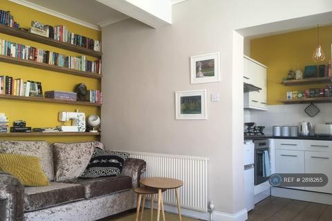 1 bedroom flat to rent, Bedford Square, Brighton, BN1