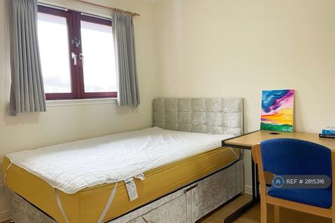 3 bedroom flat to rent, Lymburn Street, Glasgow, G3