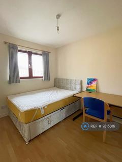 3 bedroom flat to rent, Lymburn Street, Glasgow, G3