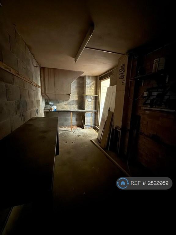 Garage 1