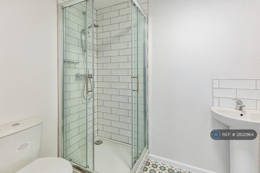 Bed 1 Ensuite