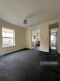 1 bedroom flat to rent, Meteor Road, Westcliff-On-Sea, SS0