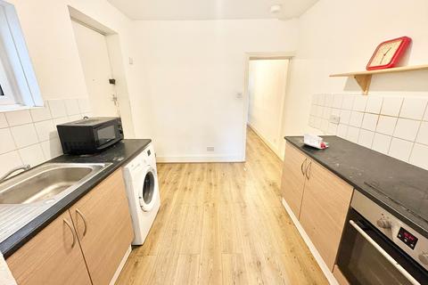2 bedroom apartment to rent, Bitterne Village, SOUTHAMPTON