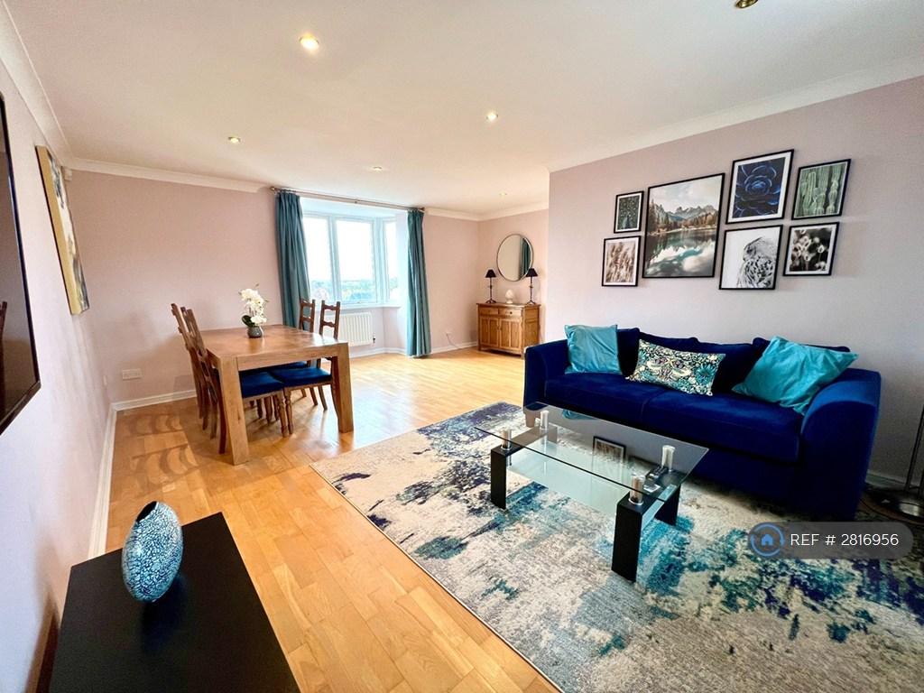 Spacious Large Living Room