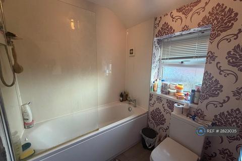 2 bedroom terraced house to rent, Passway, St Helens, WA11