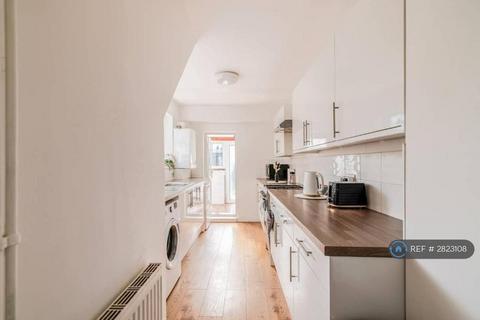 undefined, Scott Road, Grays, RM16