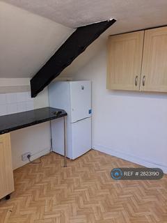 1 bedroom flat to rent, Priory House, Launceston, PL15