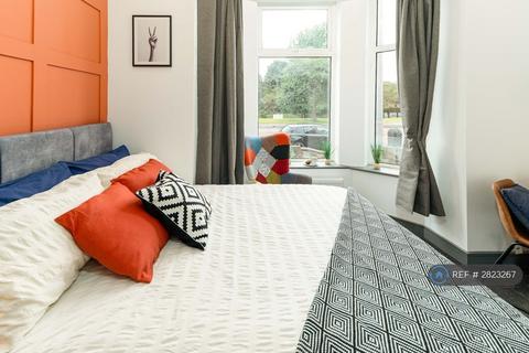 1 bedroom in a house share to rent - Chorley Road, Manchester, M27