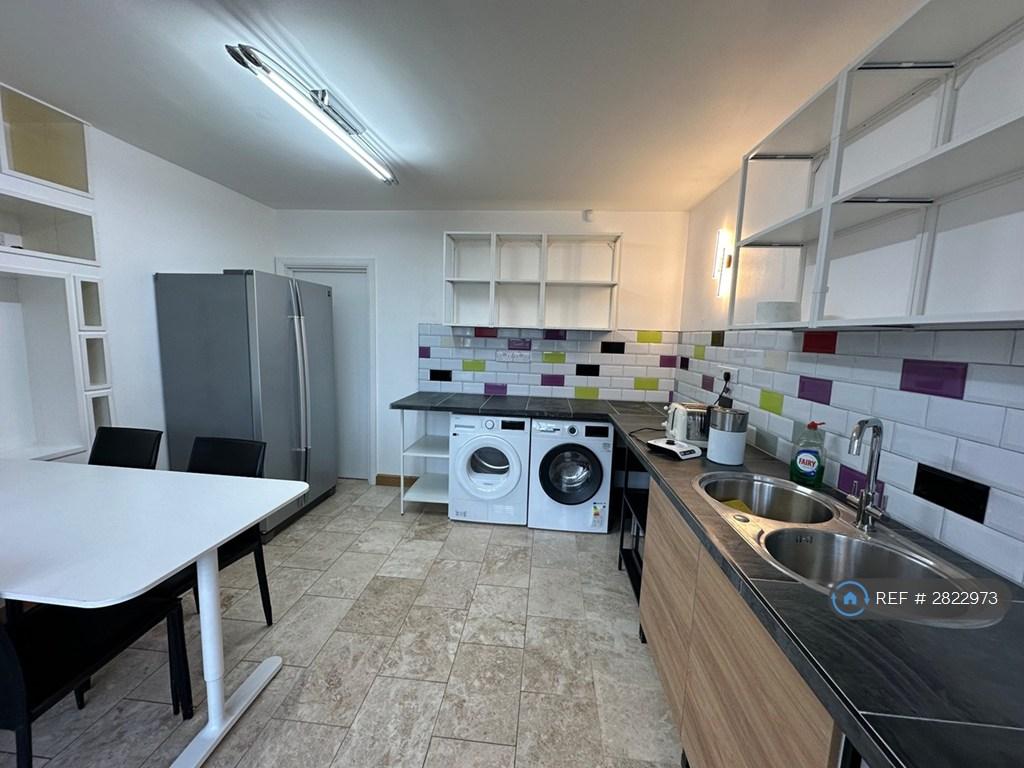 Shared Kitchen Dining