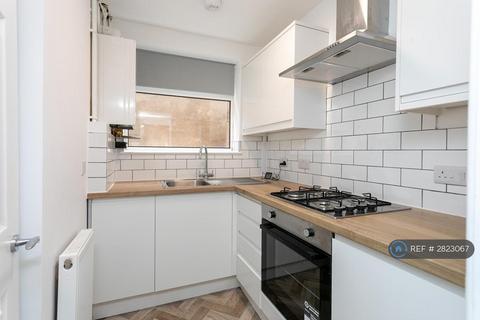 2 bedroom terraced house to rent, Ivy Grove, Nottingham, NG7