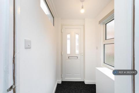 2 bedroom terraced house to rent, Ivy Grove, Nottingham, NG7