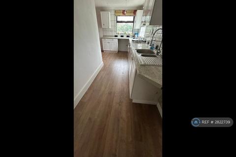 5 bedroom semi-detached house to rent, Locarno Road, Greenford, UB6