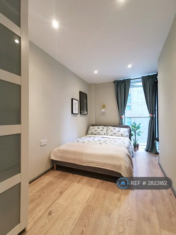 Room 2 (Comes With a Desk)
