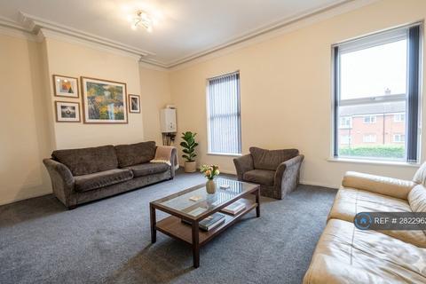 3 bedroom flat to rent, Great Cheetham Street East, Salford, M7