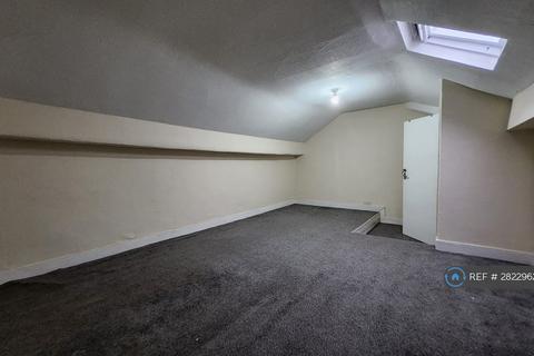 3 bedroom flat to rent, Great Cheetham Street East, Salford, M7