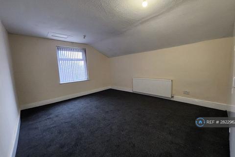 3 bedroom flat to rent, Great Cheetham Street East, Salford, M7