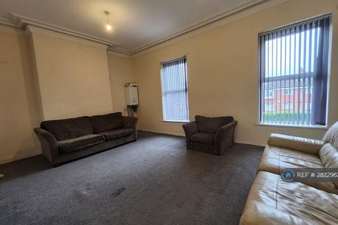 3 bedroom flat to rent, Great Cheetham Street East, Salford, M7
