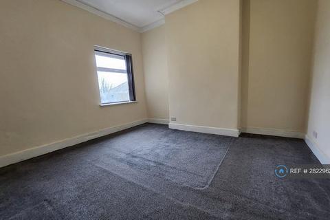 3 bedroom flat to rent, Great Cheetham Street East, Salford, M7