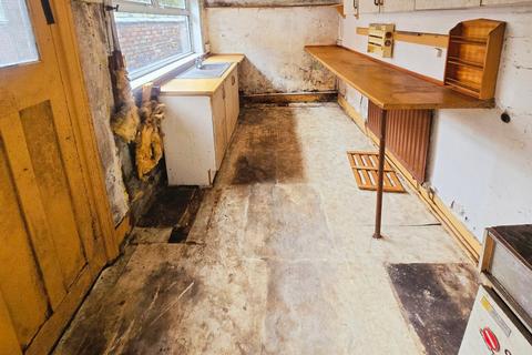 2 bedroom end of terrace house for sale, City Road, Greater Manchester WN5