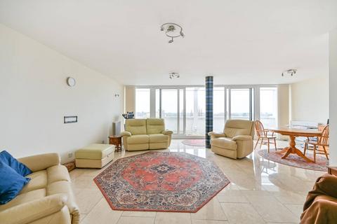 3 bedroom flat for sale, Albany Park Road, North Kingston, Kingston upon Thames, KT2
