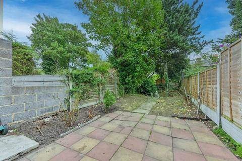 3 bedroom terraced house to rent, Malta Road, Leyton, Leyton, London, E10