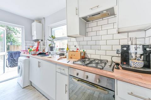3 bedroom terraced house to rent, Malta Road, Leyton, Leyton, London, E10