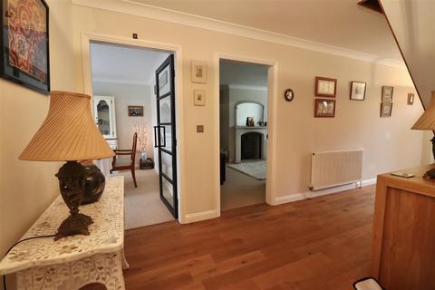4 bedroom house for sale, The Gables Paddock,