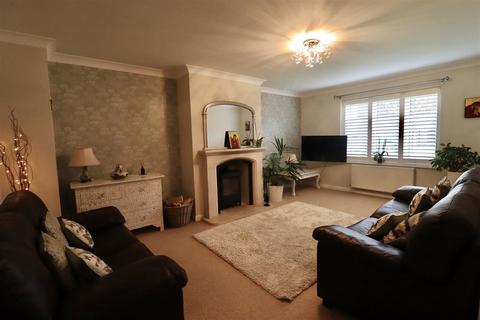 4 bedroom house for sale, The Gables Paddock,