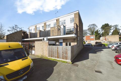 2 bedroom apartment for sale, Copperfield Gardens, Brentwood, CM14