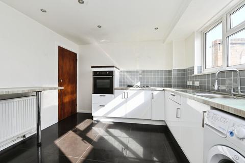 2 bedroom apartment for sale, Copperfield Gardens, Brentwood, CM14