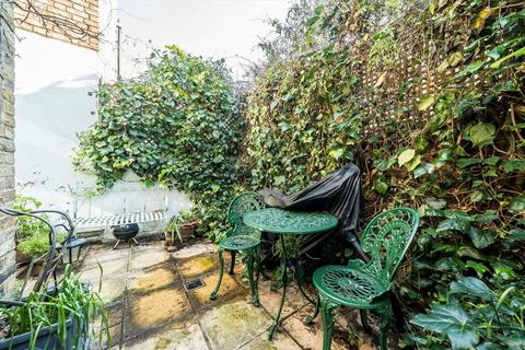1 bedroom flat for sale, Chancellors Street, London W6