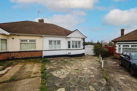 2 bedroom semi-detached bungalow for sale, Dulverton Close, Westcliff-on-sea, SS0