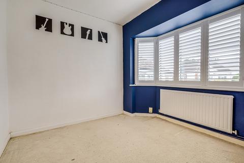 2 bedroom semi-detached bungalow for sale, Dulverton Close, Westcliff-on-sea, SS0