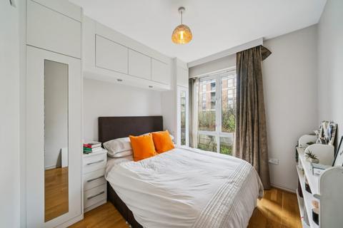 2 bedroom flat for sale, Aura House, Melliss Avenue, Kew, Surrey, UK
