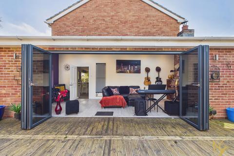 3 bedroom end of terrace house for sale, Worcester WR3