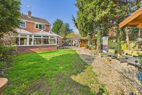 3 bedroom end of terrace house for sale, Worcester WR3
