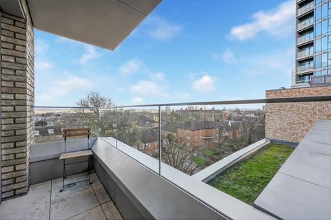 1 bedroom flat to rent, Sandpiper Building, 44 Newnton Close, London