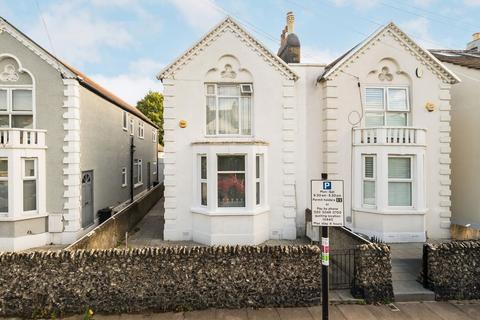 undefined, Trevelyan Road, London SW17