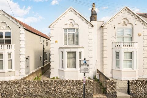 3 bedroom semi-detached house for sale, Trevelyan Road, London SW17