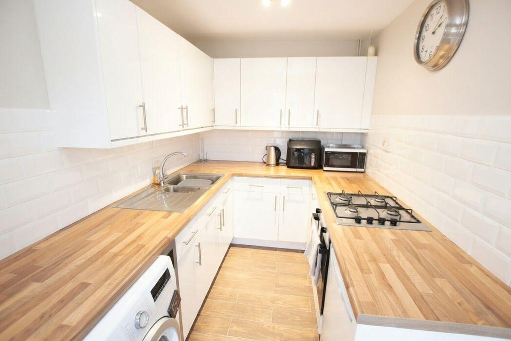 Kitchen photo 2
