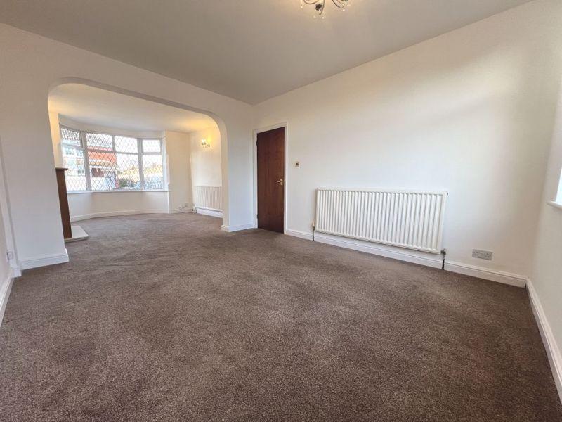 Lounge/dining area