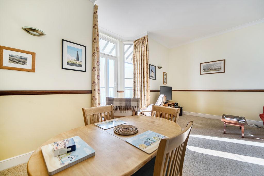 Living/dining room