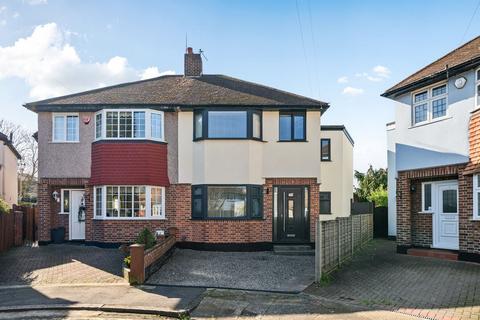 4 bedroom semi-detached house for sale, Sparrows Lane, New Eltham SE9