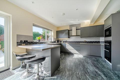 4 bedroom semi-detached house for sale, Sparrows Lane, New Eltham SE9