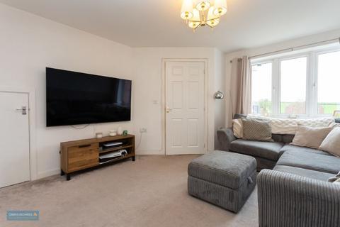 3 bedroom end of terrace house for sale, Desmond Rochford Way, Taunton