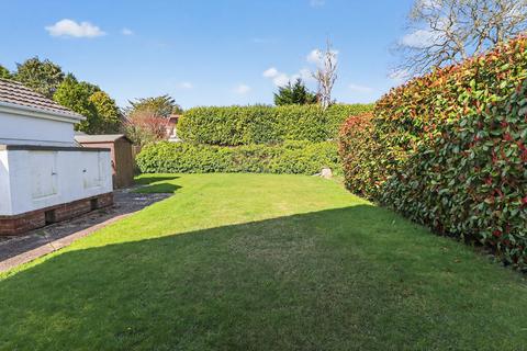 3 bedroom bungalow for sale, Avenue Road, Walkford